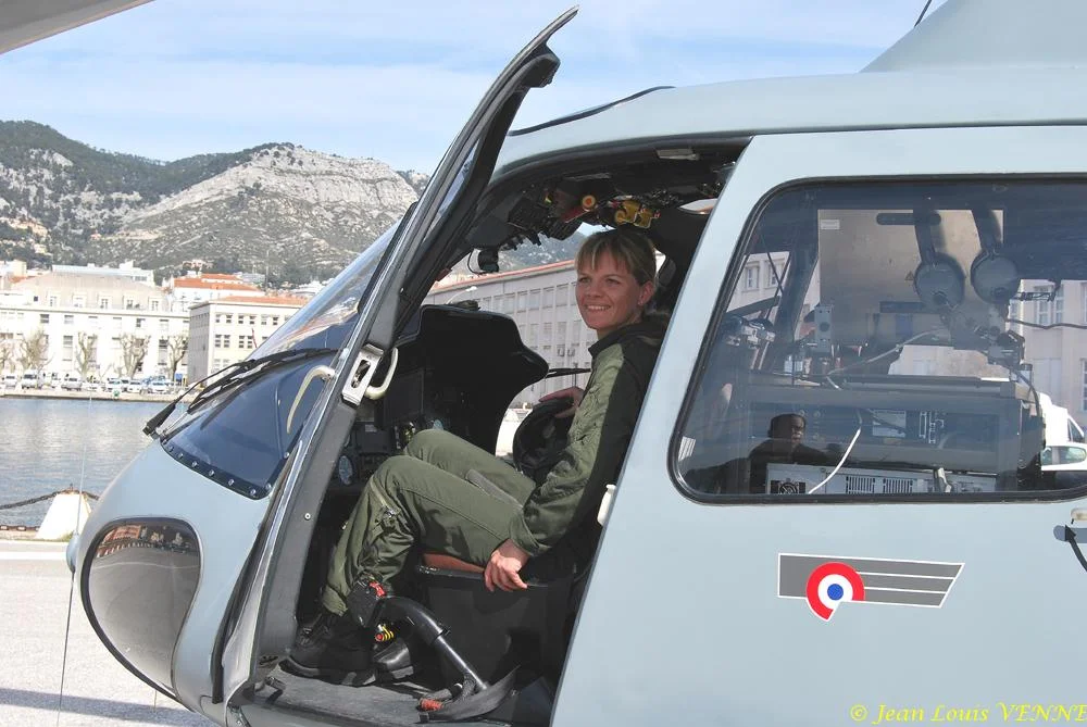 La pilote de l'hélicoptère