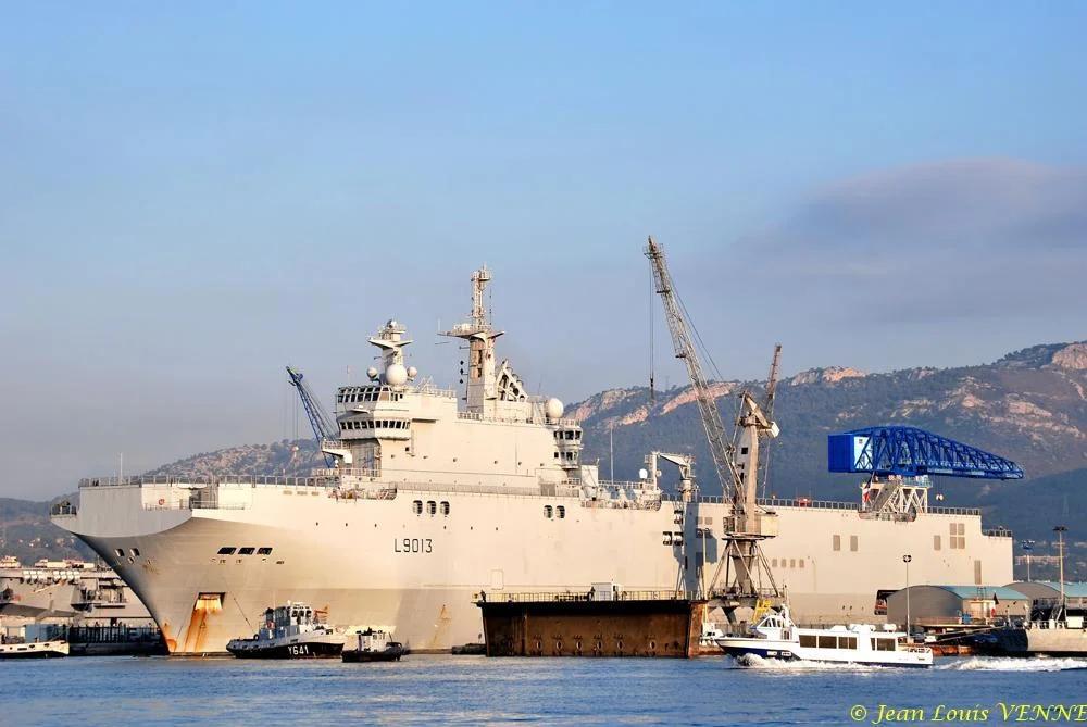 Le Mistral entre au bassin