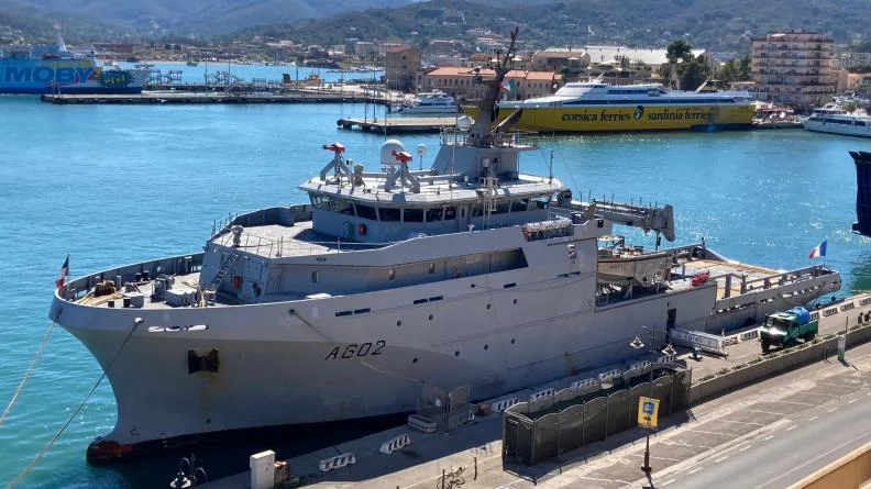 Le bâtiment de soutien Loire