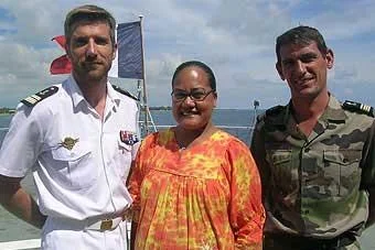 Le commandant, le consul de france et le commandant en second
