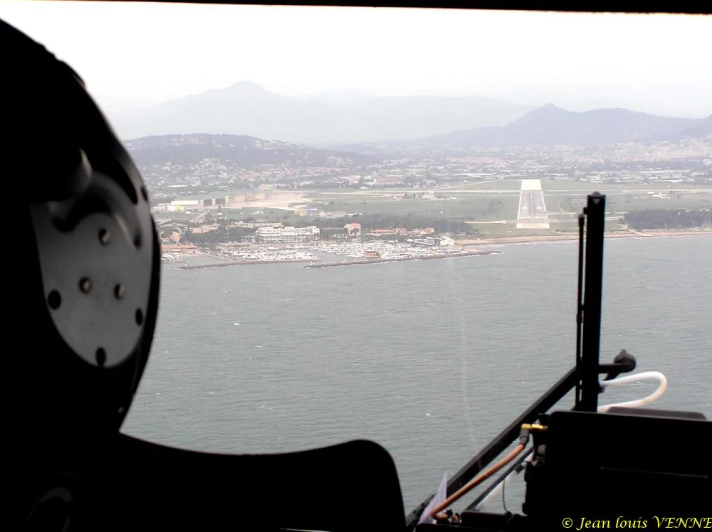 L'aéroport de Hyères vu depuis le Lynx