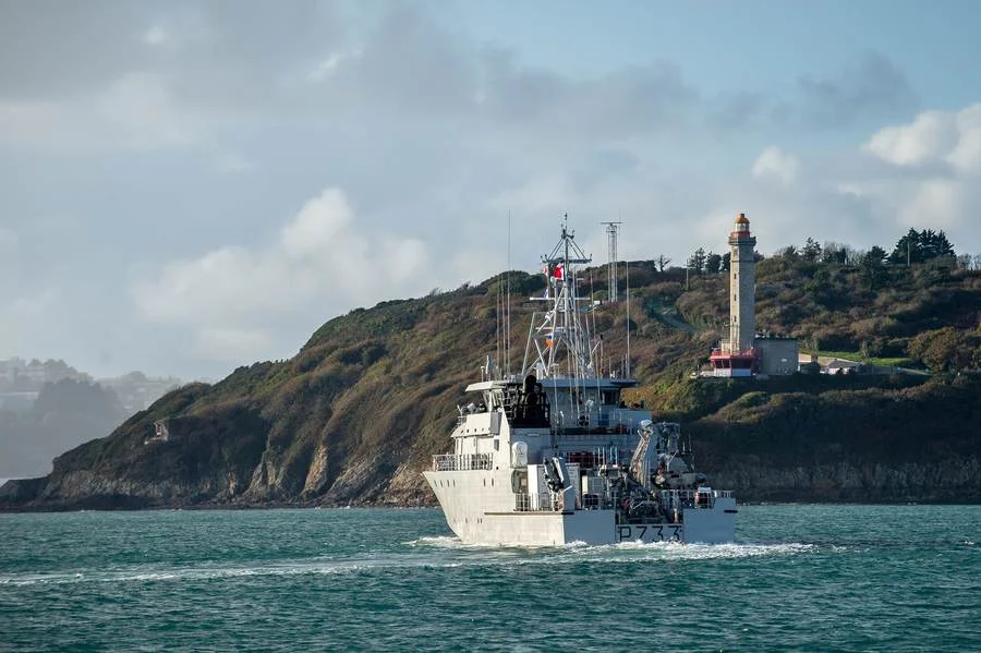Le patrouilleur La Confiance quitte Brest vers la Guyane