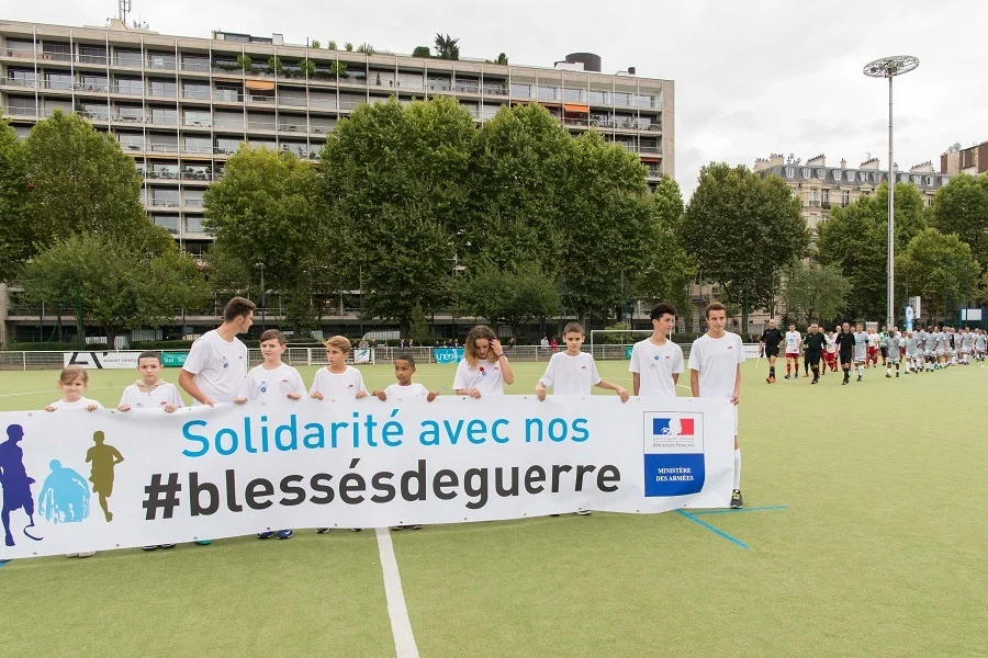 Match opposant le Variétés Club de France à l’équipe des armées françaises