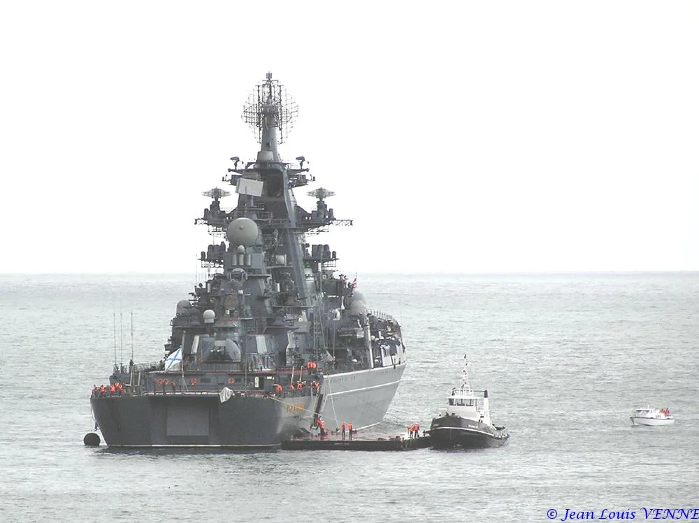 Le croiseur nucléaire russe Pierre le Grand à Toulon