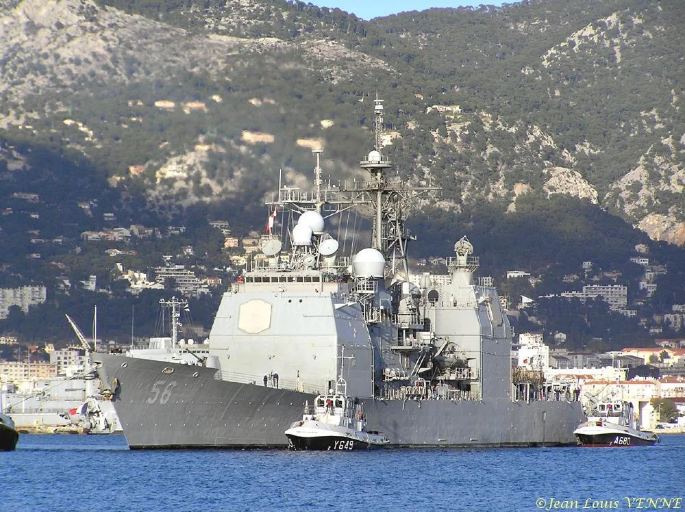 Le San Jacinto arrive Ã  Toulon