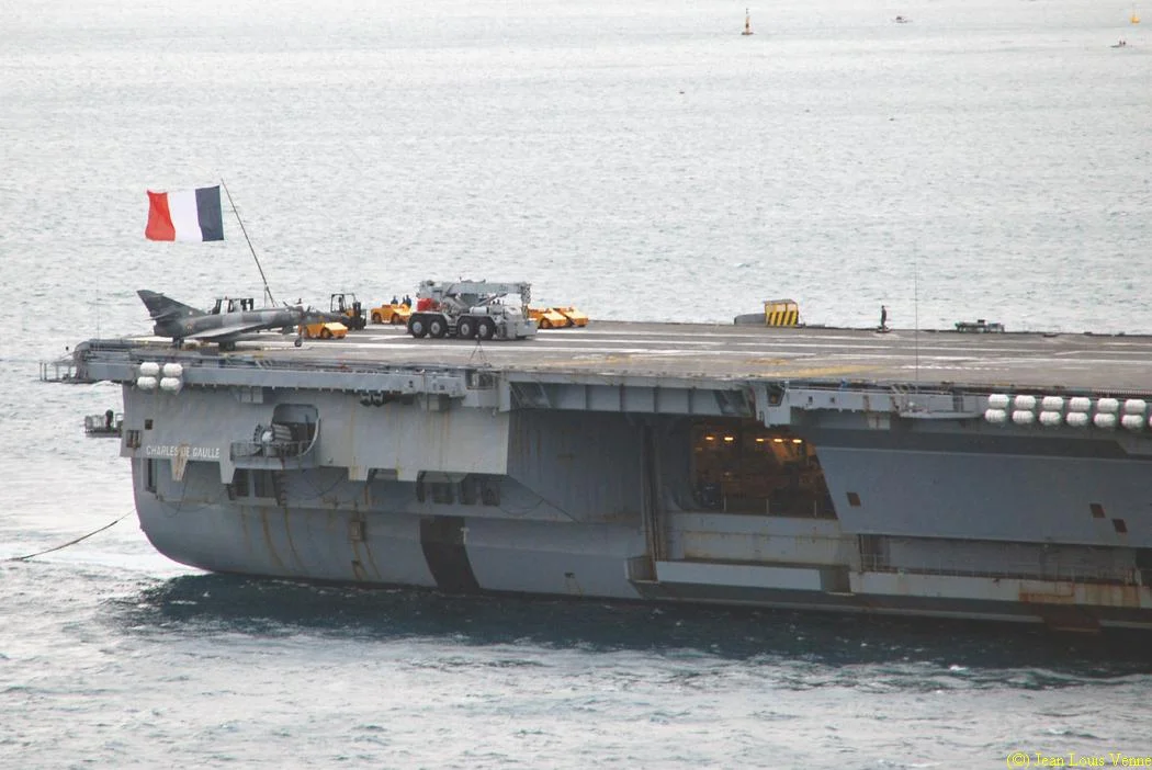Le Charles de Gaulle en route pour l’océan Indien