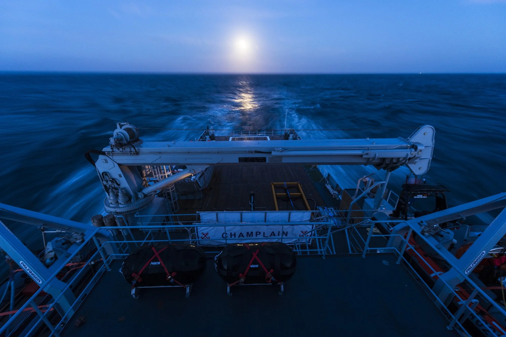 Coucher de soleil en mer vu depuis le B2M Champlain