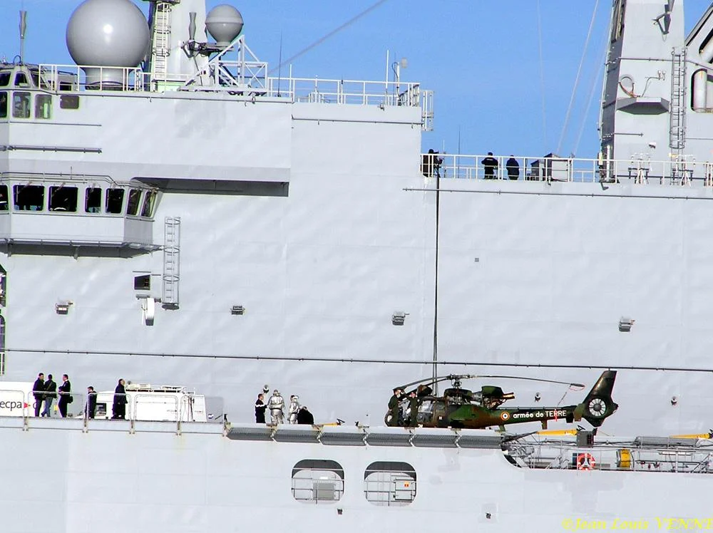 Retour du Mistral après la Journée de Présentation de la Marine