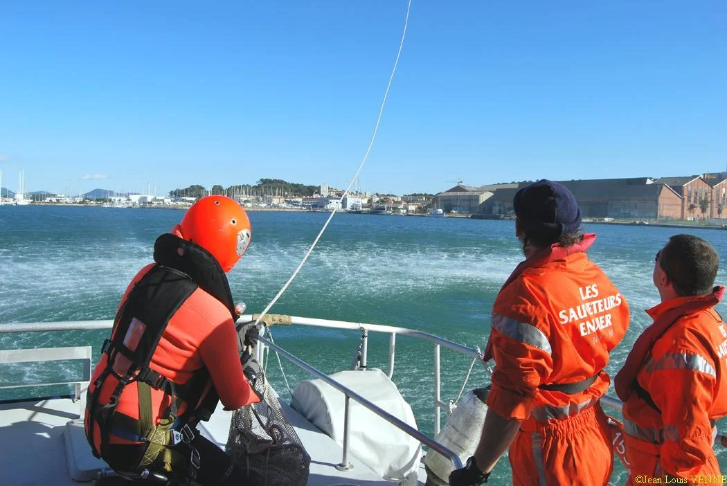 Le plongeur de l'hélicoptère
