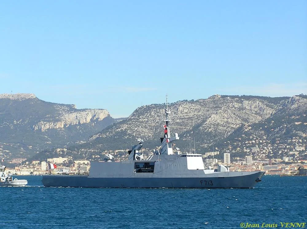 La frégate Aconit quitte Toulon