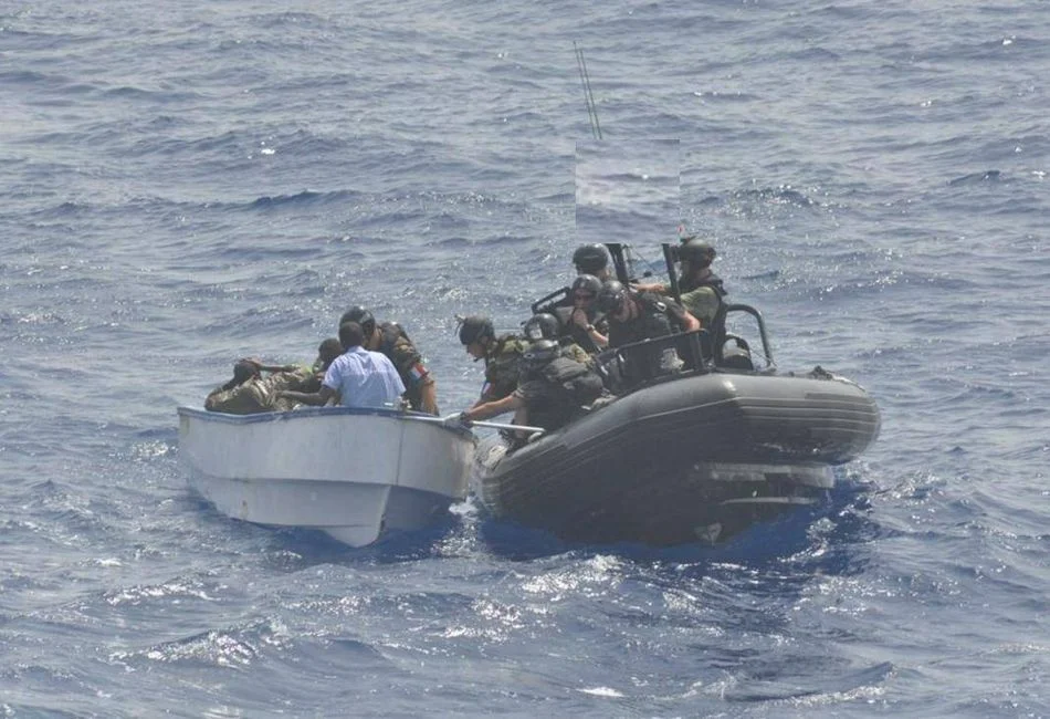 L'équipe de visite du De Grasse intercepte des pirates présumés