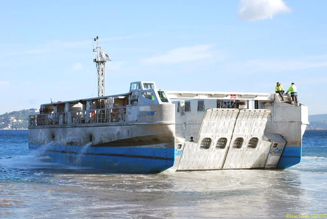 Le préfet maritime assiste à une démonstration du L-CAT