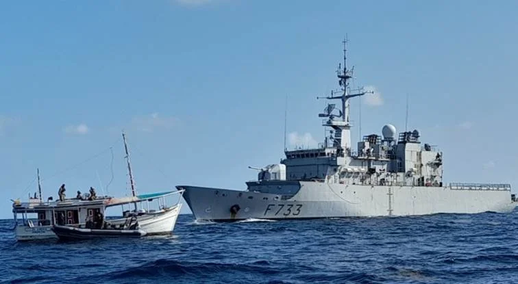 La frégate Ventôse saisit 1,5 tonne de cannabis en mer des Caraïbes