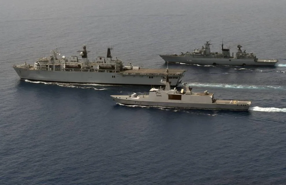 Coopération franco-britannique pour le Courbet