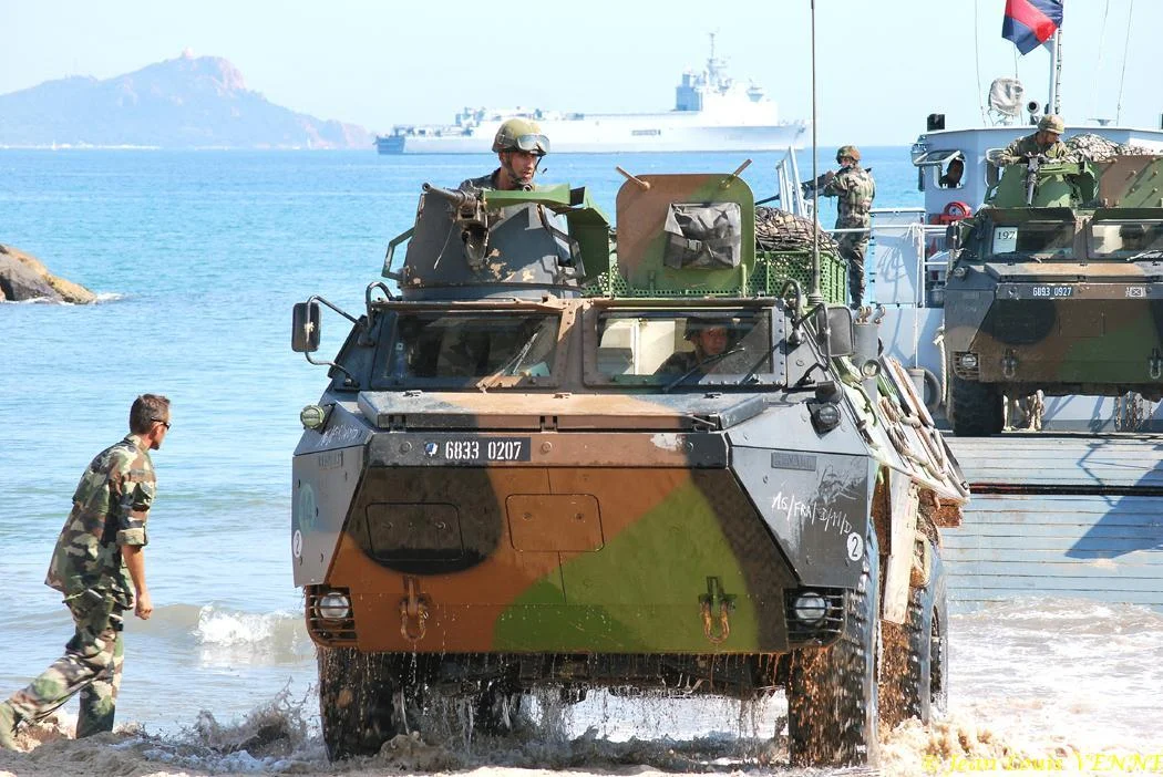 Les véhicules débarquent