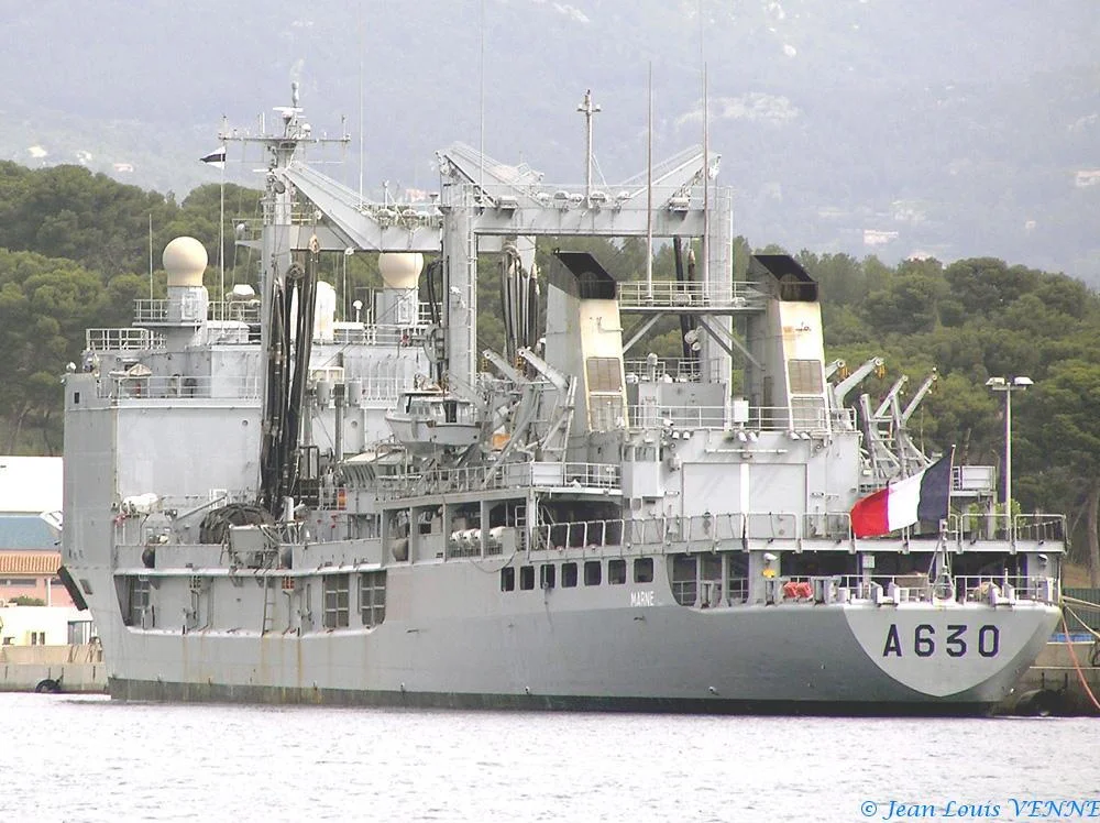 La Marne à quai à l’appontement Milhaud