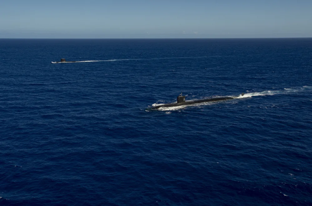 Les sous-marins Emeraude et USS Asheville