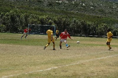 Un des joueurs du NIVOSE passant le ballon Ã  un de ses coéquipiers