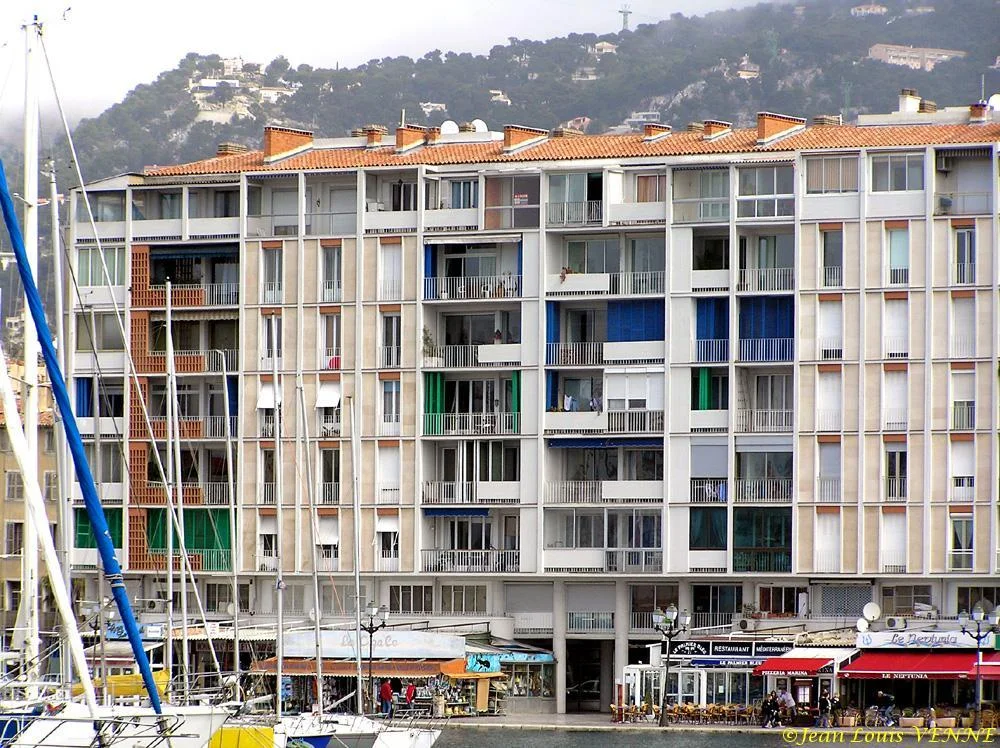 Toulon sous les nuages