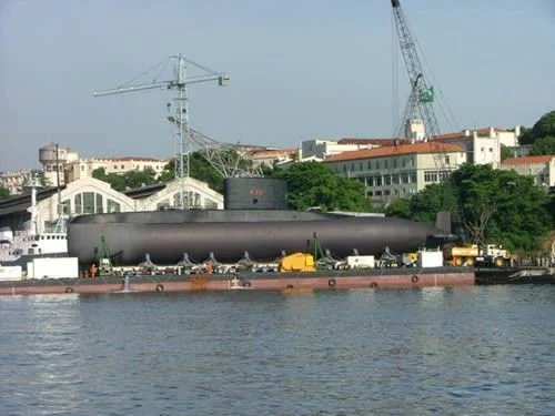 Le Tapajó sur la plateforme de mise à l'eau