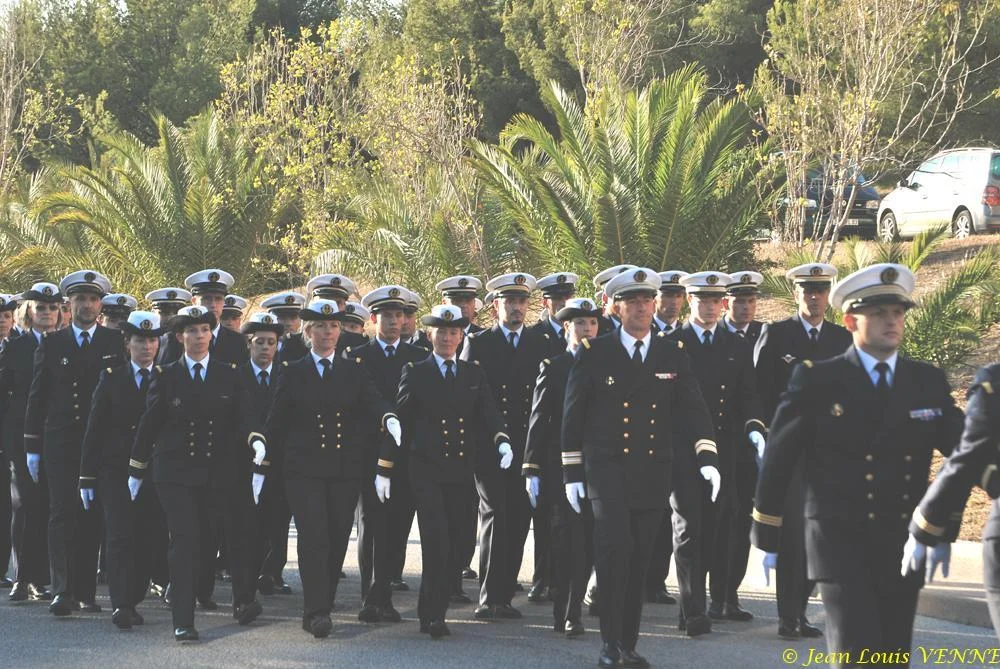 Présentation aux drapeaux du CIN Saint-Mandrier 