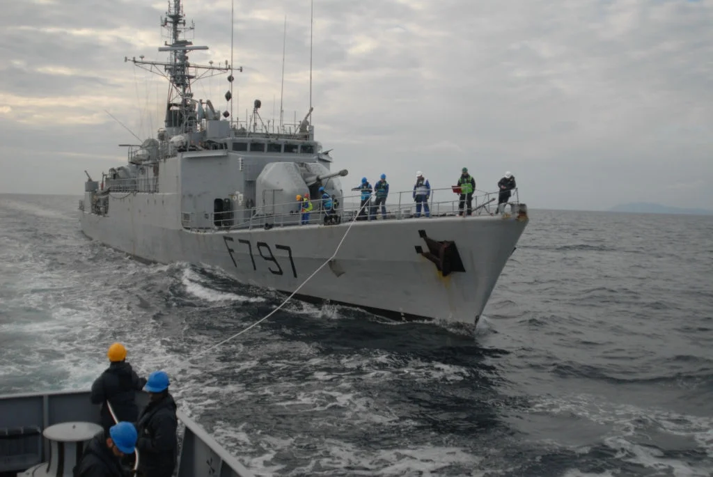 Exercice de transfert de courrier entre l'aviso Cdt Bouan et le BBPD « Achéron »