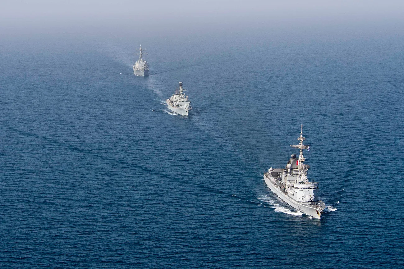Le destroyer Shoup et les frégates française Jean Bart et britannique HMS Monmouth