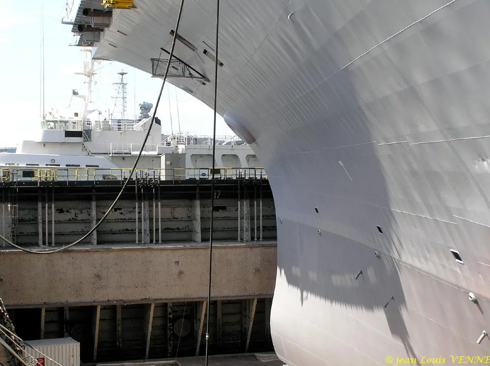 La coque du Charles de Gaulle