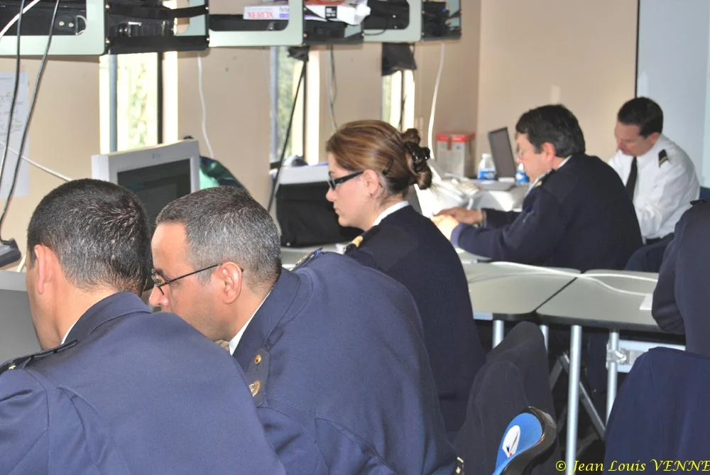 Au PC franco-algérien de l'exercice Raïs Hamidou