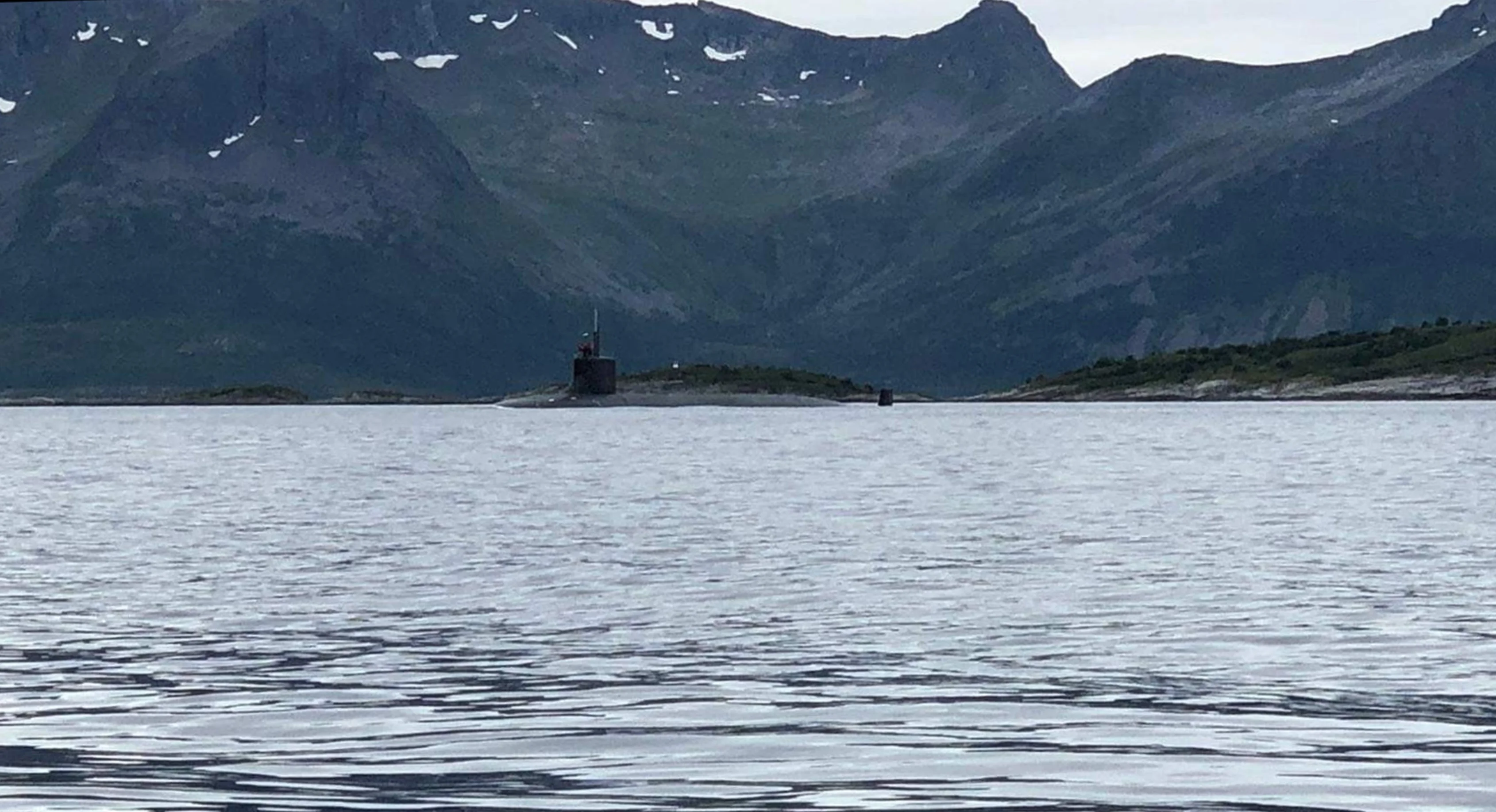 Le sous-marin américain USS Seawolf au large des côtes de Norvège