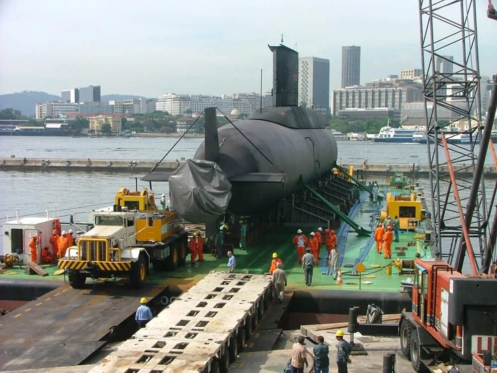 Le Tapajó sur la plateforme de mise à l'eau