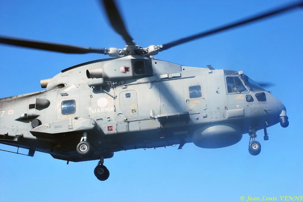 Un hélicoptère EH-101 de la marine italienne