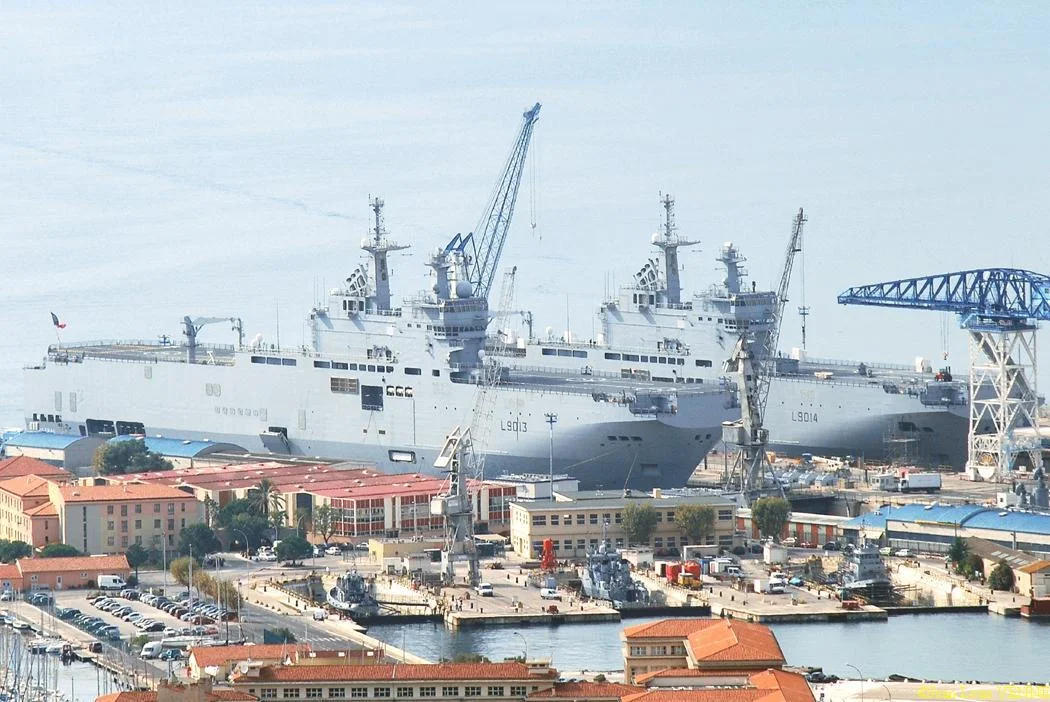 Les BPC Mistral et Tonnerre aux bassins Vauban