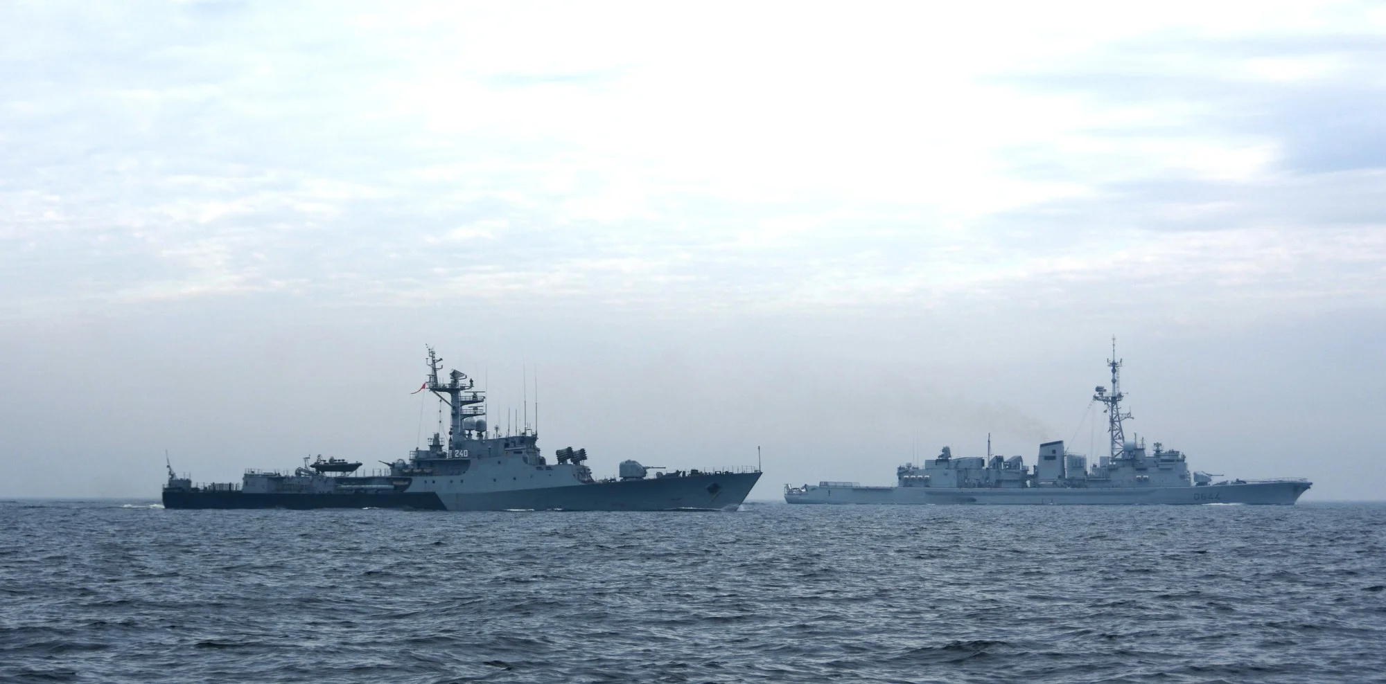 La frégate Primauguet et la corvette polonaise Kaszub