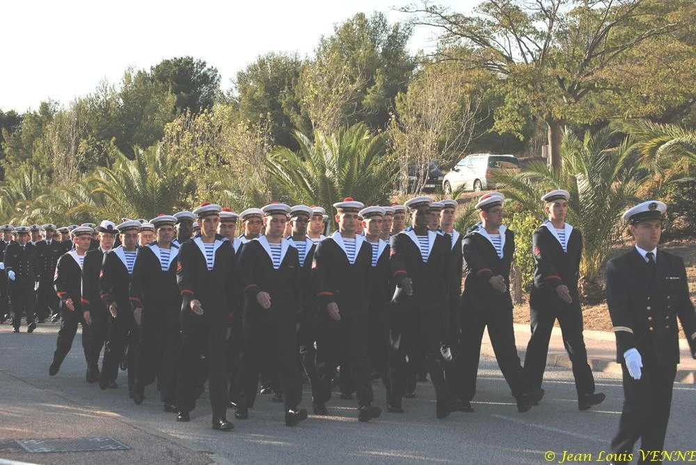 Présentation aux drapeaux du CIN Saint-Mandrier 