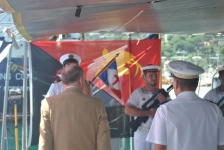 Accueil des autorités à bord de la Moqueuse