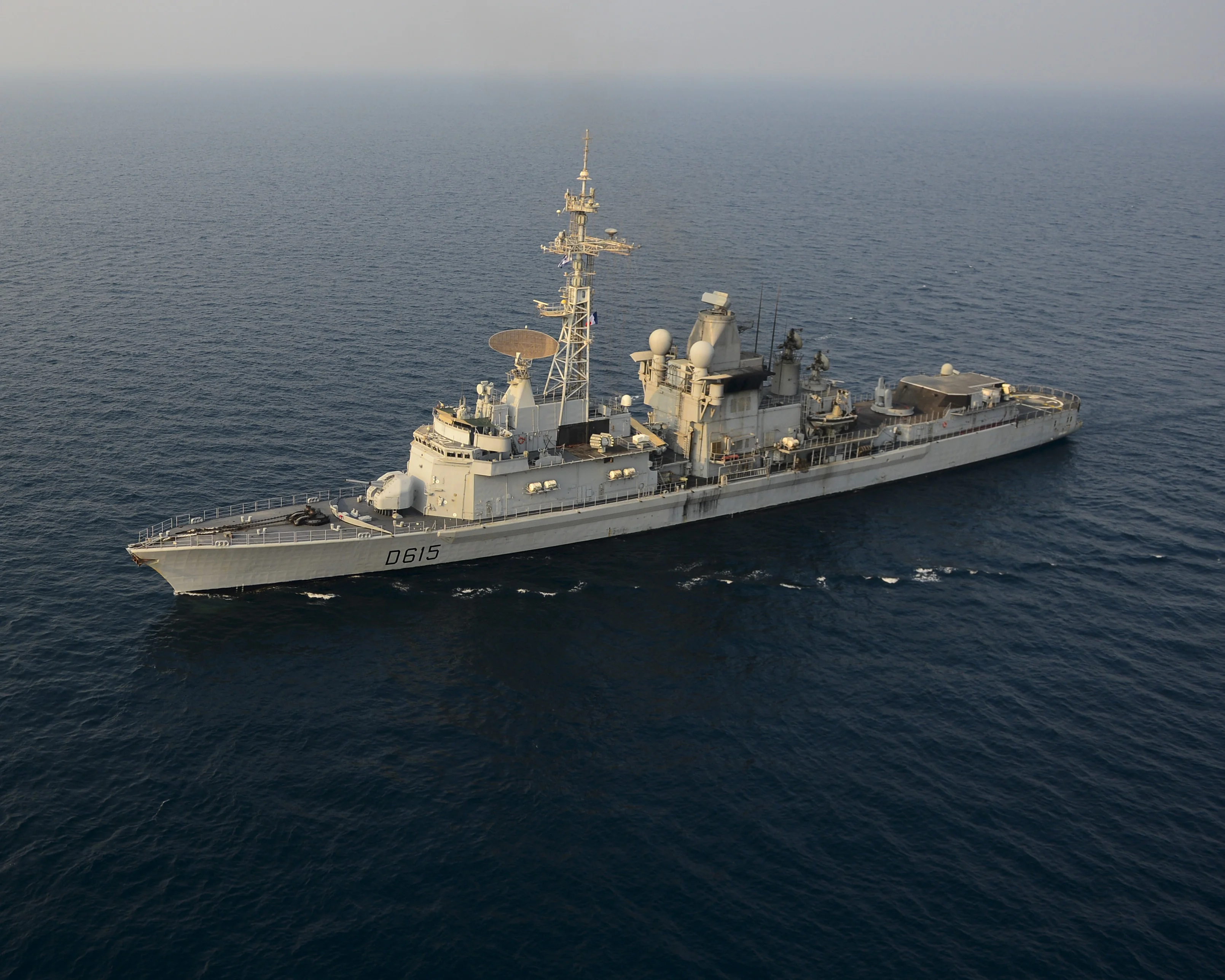 La frégate de défense aérienne Jean Bart dans le golfe Arabo-Persique