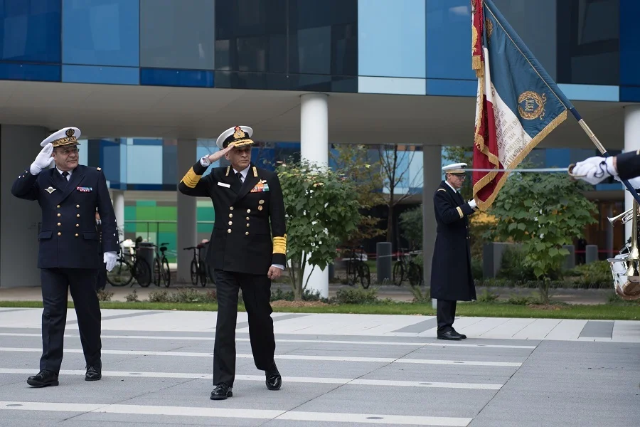 Le chef d'état-major indien accueilli officiellement à Balard