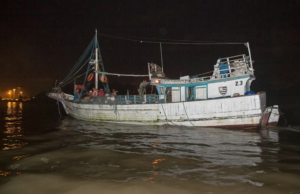 Un navire brésilien en action de pêche illégale dérouté sur la Guyane