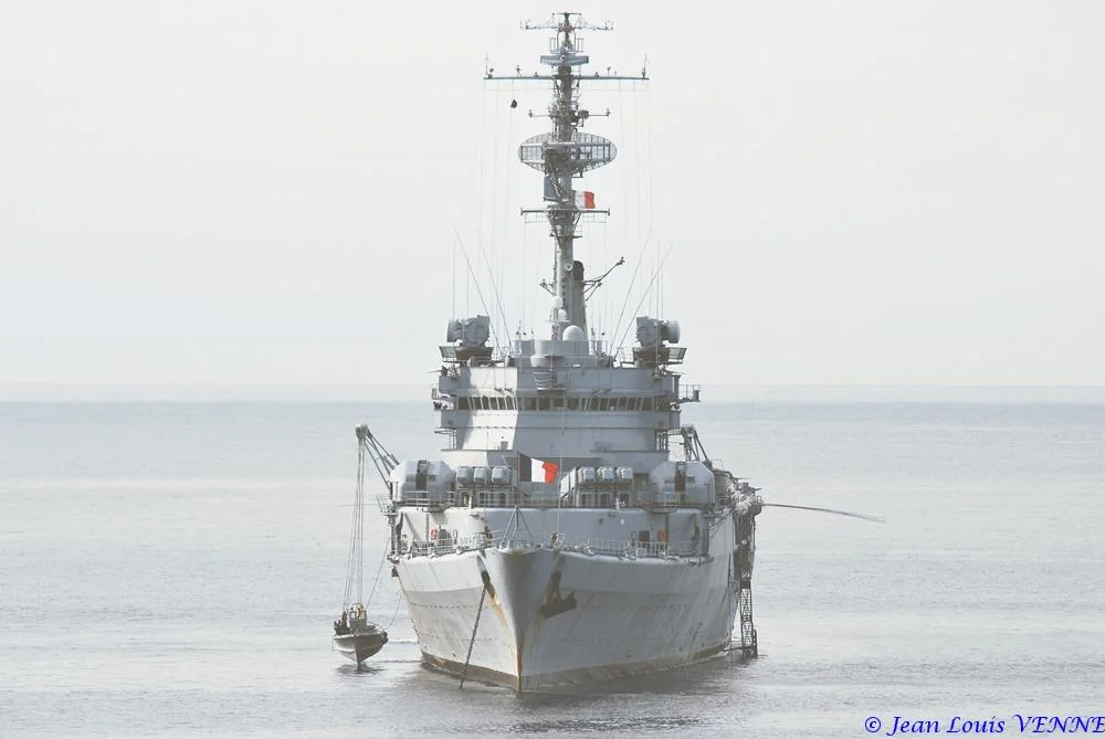 La Jeanne d’Arc au mouillage devant Toulon