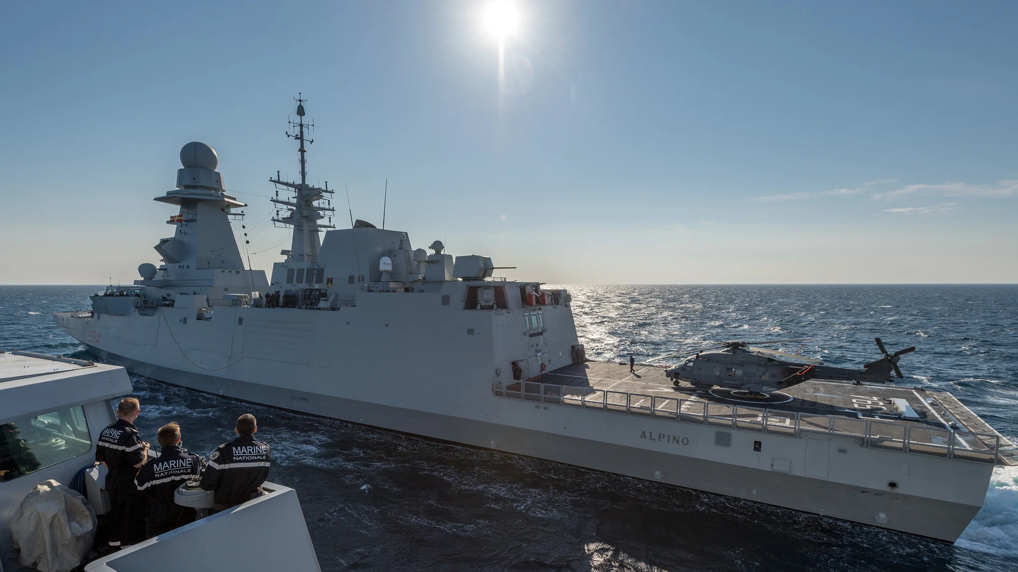 La frégate La Fayette et la frégate mutli-missions (FREMM) italienne Alpino