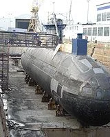 Le HCMS Chicoutimi en cale sèche