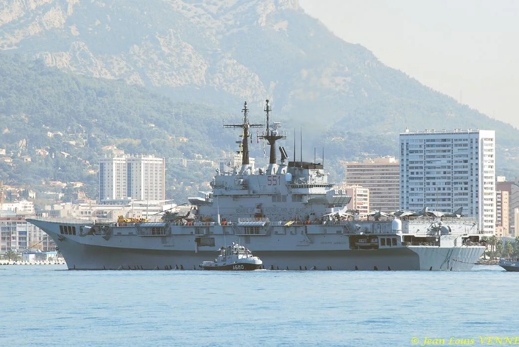 Porte-avions italien Garibaldi