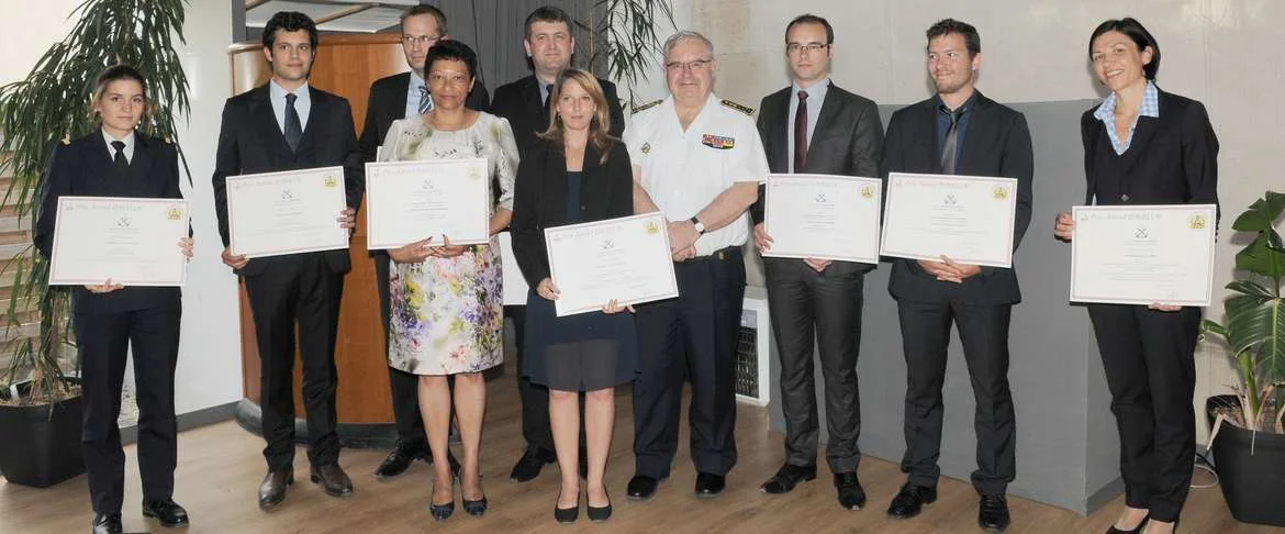 Le chef d’état-major de la marine remet le prix Daveluy
