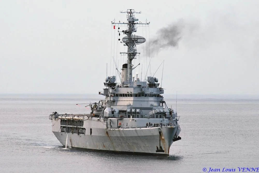 La Jeanne d’Arc au mouillage devant Toulon