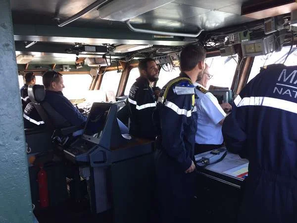 En passerelle du patrouilleur la Moqueuse