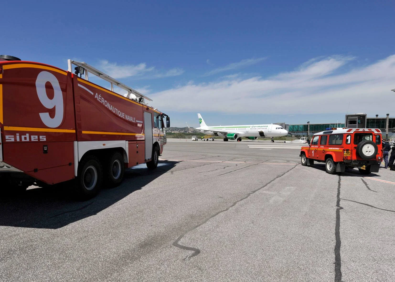 La BAN d’Hyères fait une haie d'honneur aux joueurs du RCT