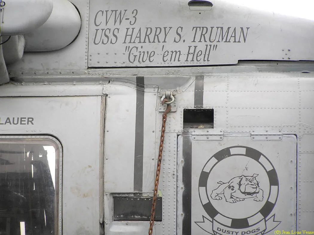 Le porte-avions USS Harry Truman