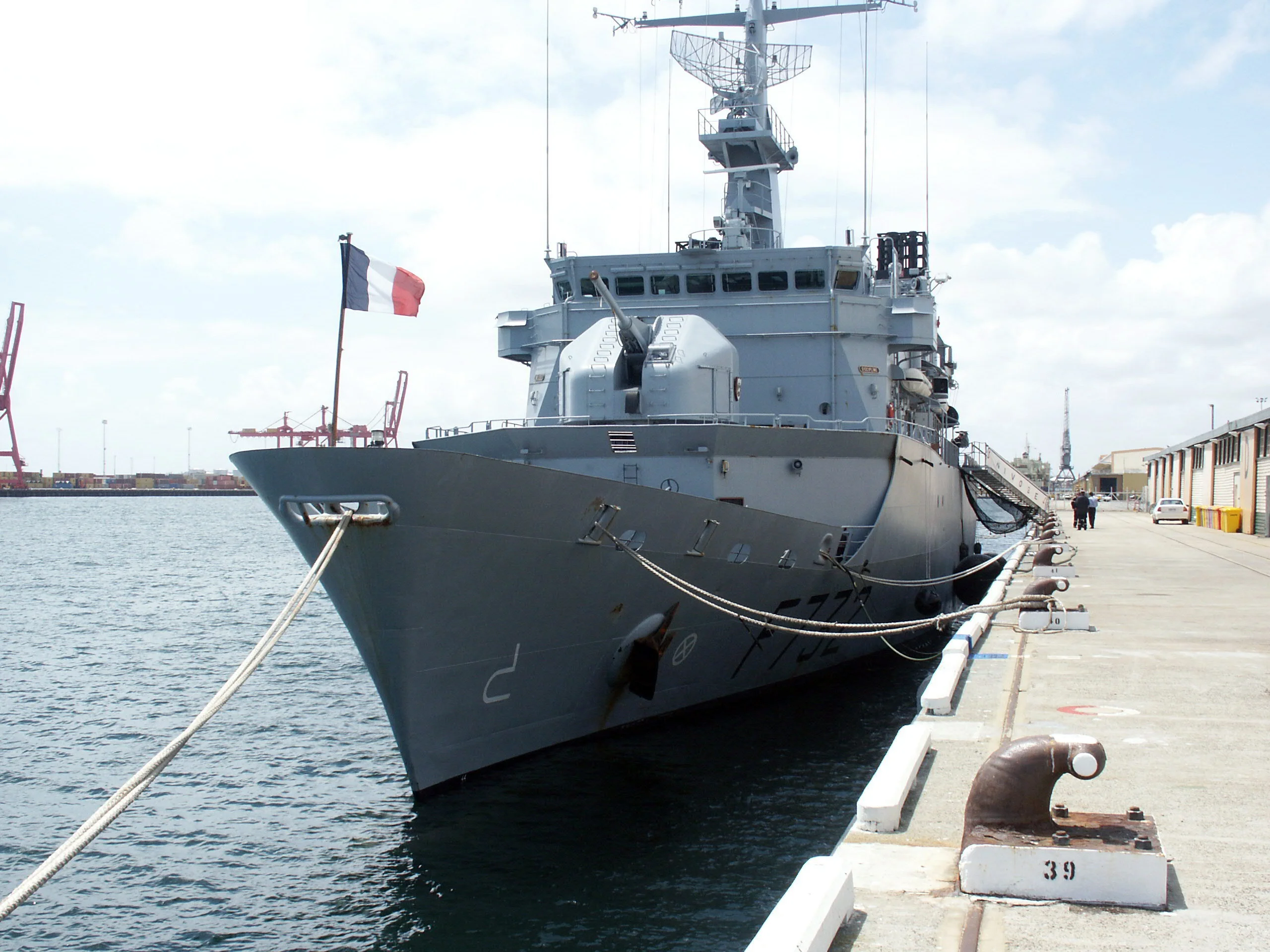 La frégate Nivôse en escale