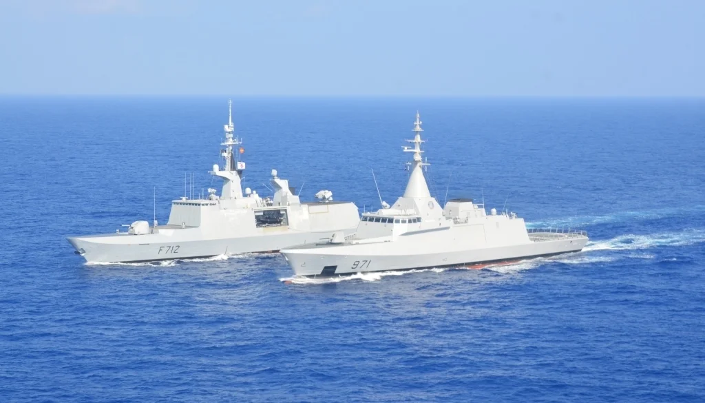 La frégate Courbet a et la corvette El Fateh de la Marine égyptienne